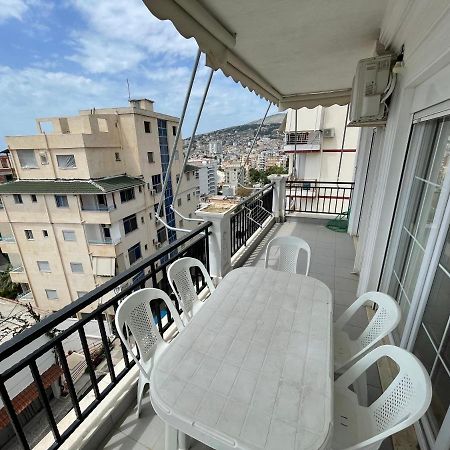 Flower Apartment Sarandë Buitenkant foto